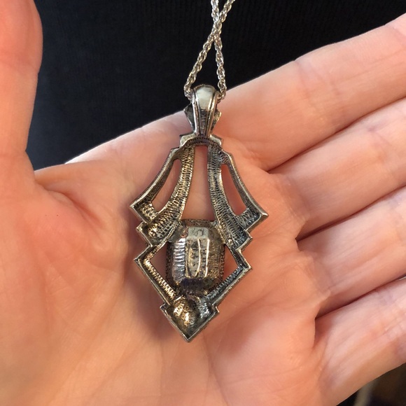 Vintage Purple Rhinestone AVON Necklace & Earring Set from the 1970’s!!! - Picture 4 of 17